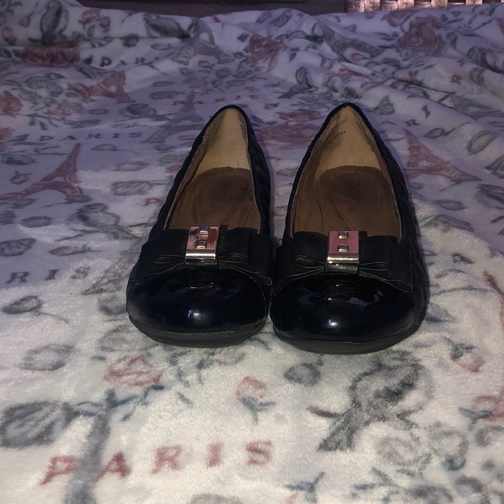 Flats/dress shoes